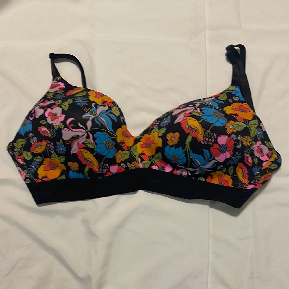 NWOT PINK by Victoria’s Secret 36DD Wear Everywhere Wireless Bra/lightly lined
